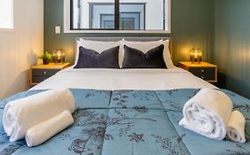 The Majestic Retreat 2 Bed 2 Bath Cbd